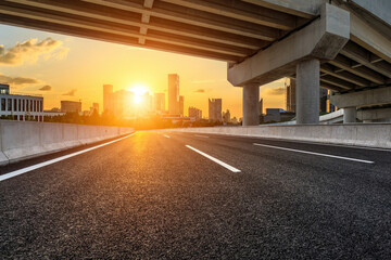 《哆啦A梦》的口袋到底有多大？